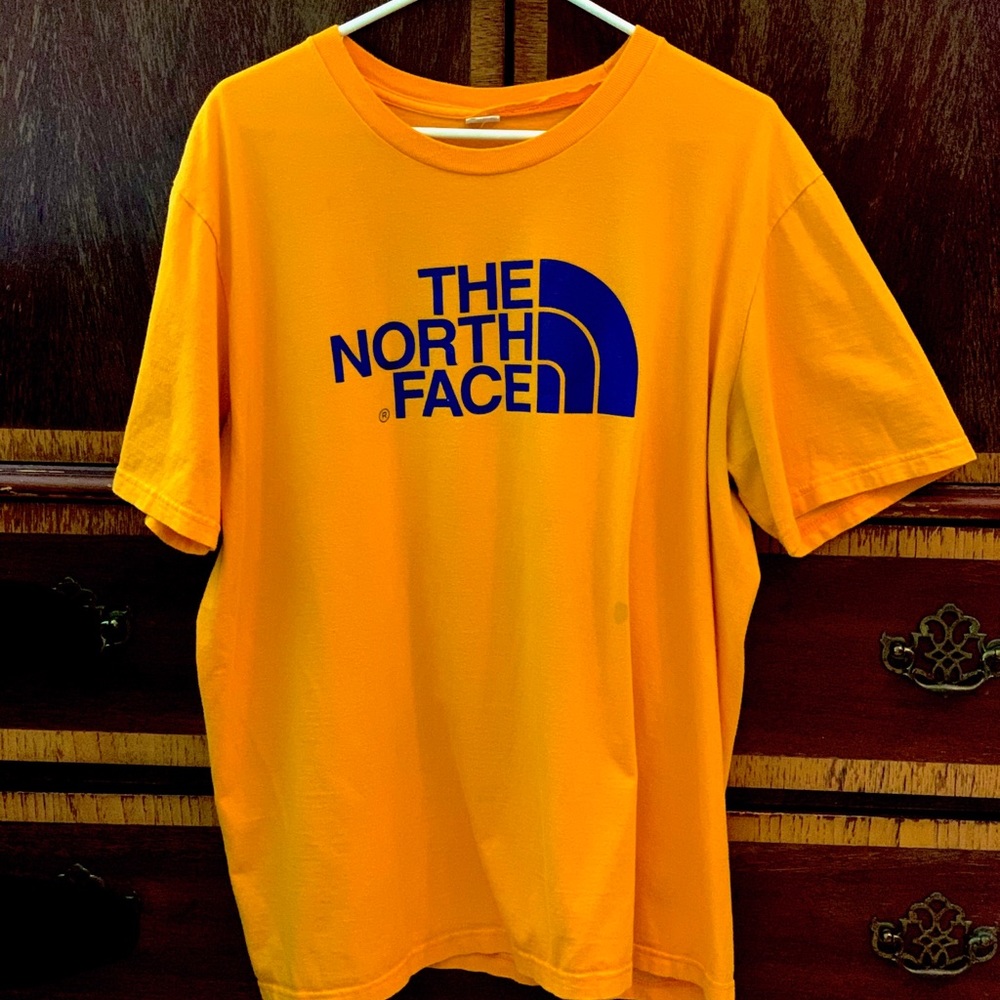 North Face yellow/navy blue XL t-shirt.